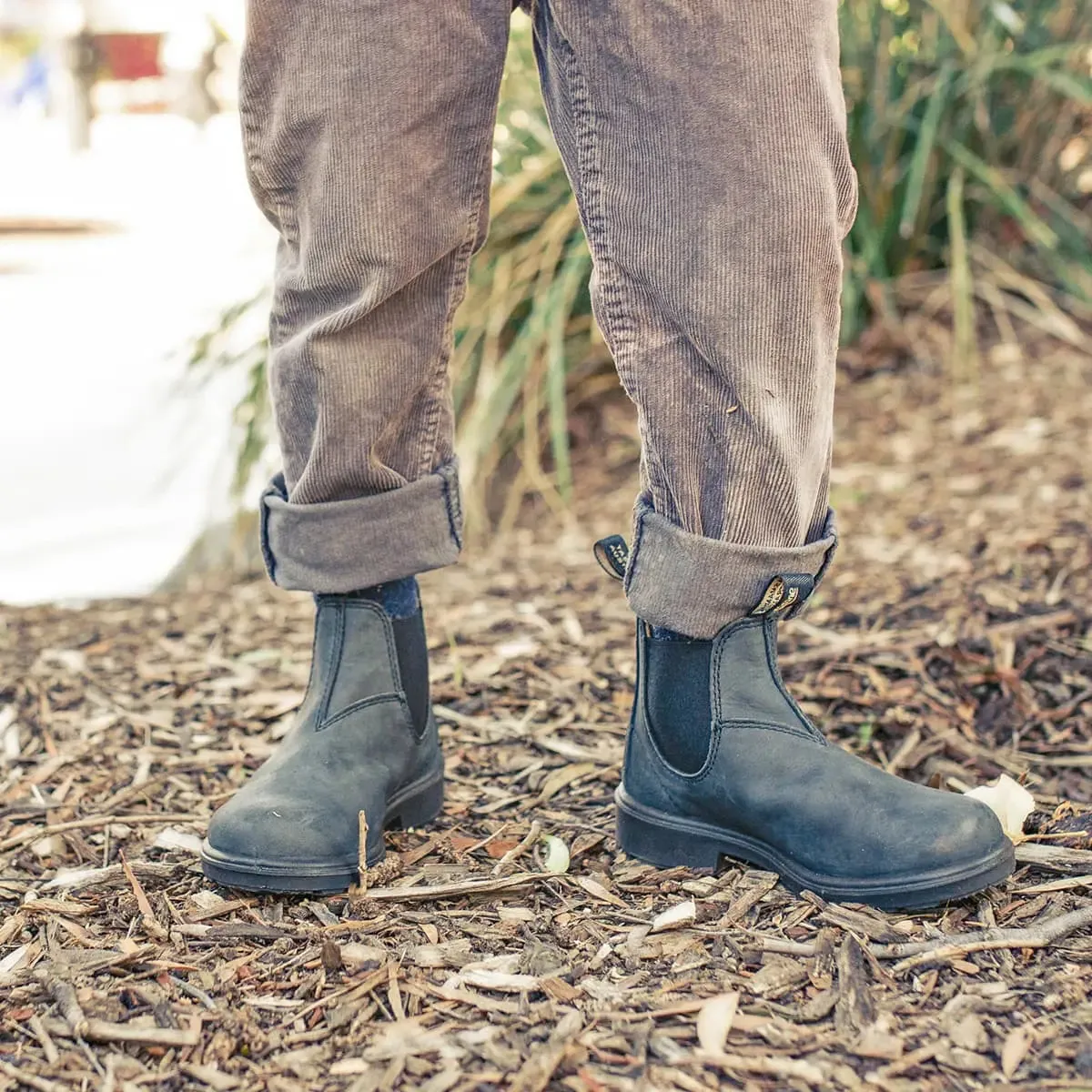 Blundstone Kids Series 1325 Premium Leather Chelsea Boots in Rustic Black